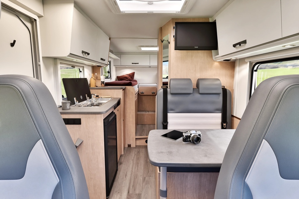 Sunlight V66 Cabina UID182