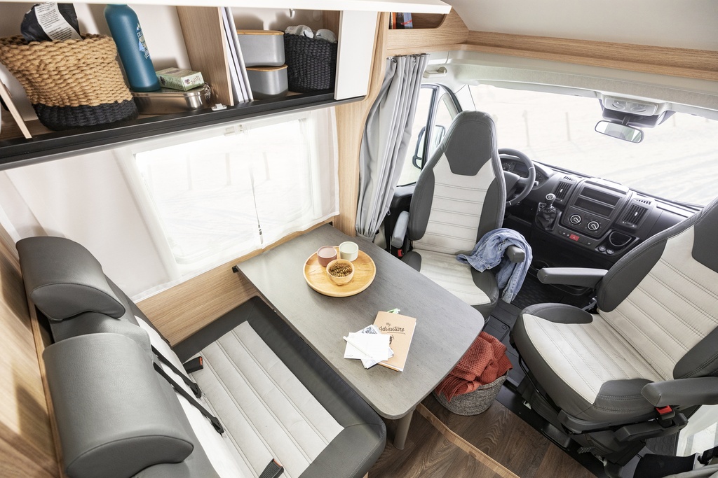 Sunlight V66 Salón-comedor UID184