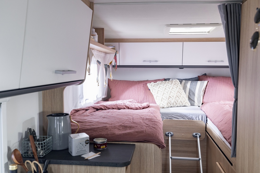 Sunlight V66 Dormitorio principal UID186