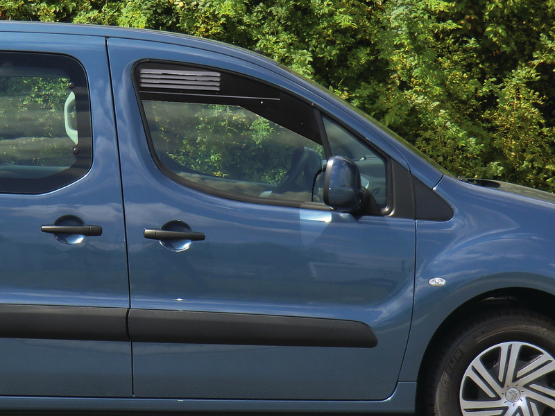 [9039031] Rejilla Ventana de Cabina Berlingo 2 / Partner 2 (2008-2018)