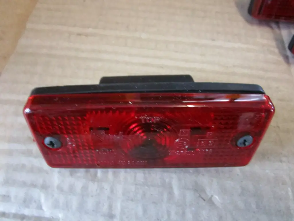 Luz lateral de remolque de camión roja 12/24 (7R01456 0014)