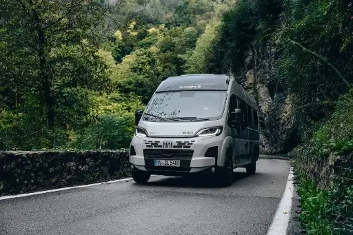 [ZFA250002RMA40008] Camper Sunlight Cliff 602